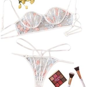 COPY - NWOT Bra / panty set / lingerie set